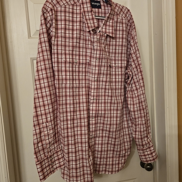 Wrangler Other - Wrangler Men's Red and White Plaid Button Down Shirt